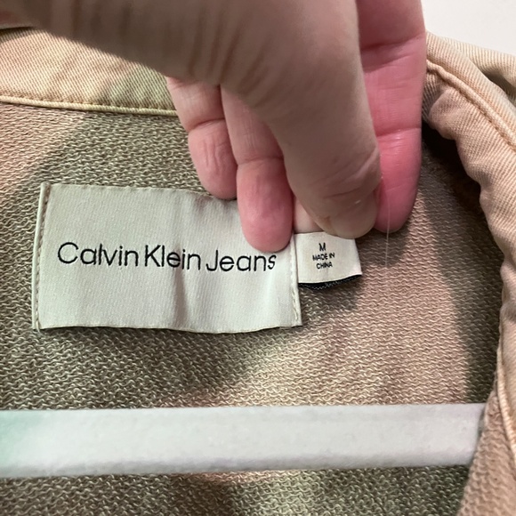 Calvin Klein Cropped Sweatshirt - Picture 2 of 2